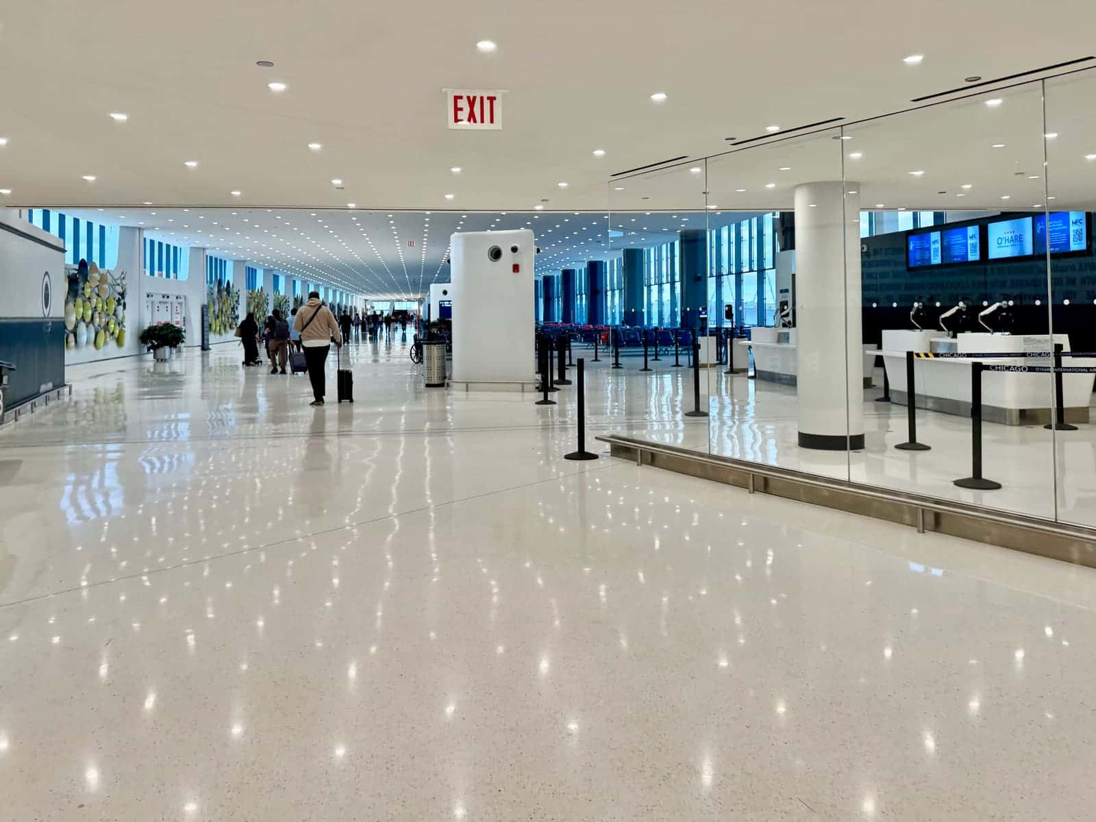 Interior view of the Terminal 5 international concourse at Chicago O'Hare International Airport