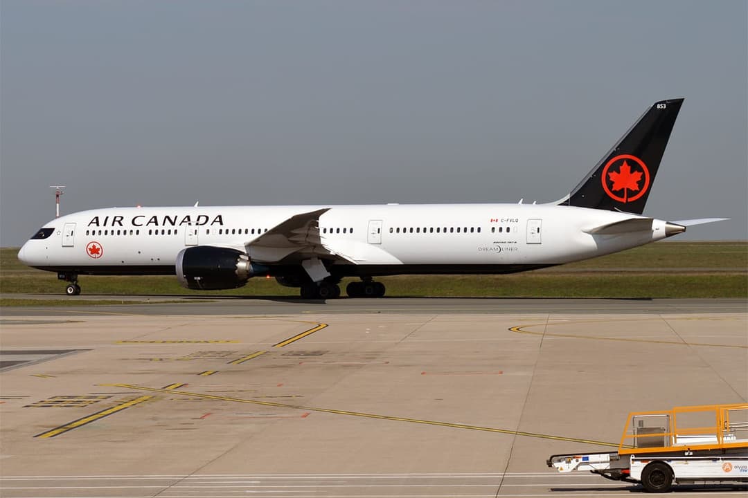 Air Canada Boeing 787-9 Dreamliner, the aircraft type that flies the airline's Toronto-Delhi route