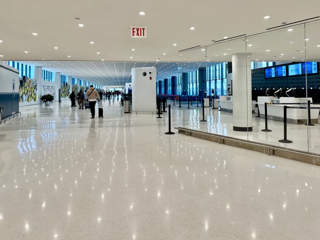 Interior view of the Terminal 5 international concourse at Chicago O'Hare International Airport