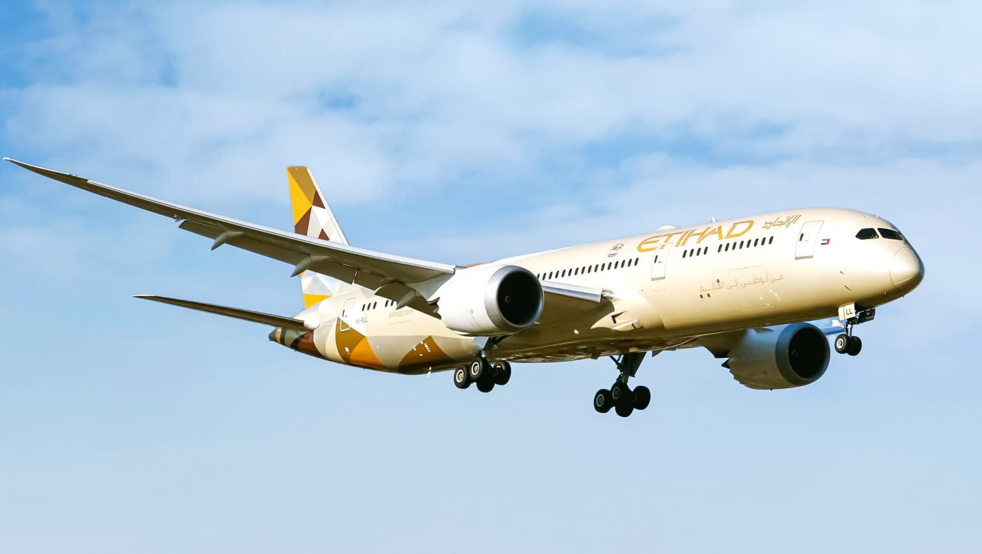 Etihad Airways Boeing 787-9 Dreamliner, the aircraft type serving several of Etihad's newer Indian destinations