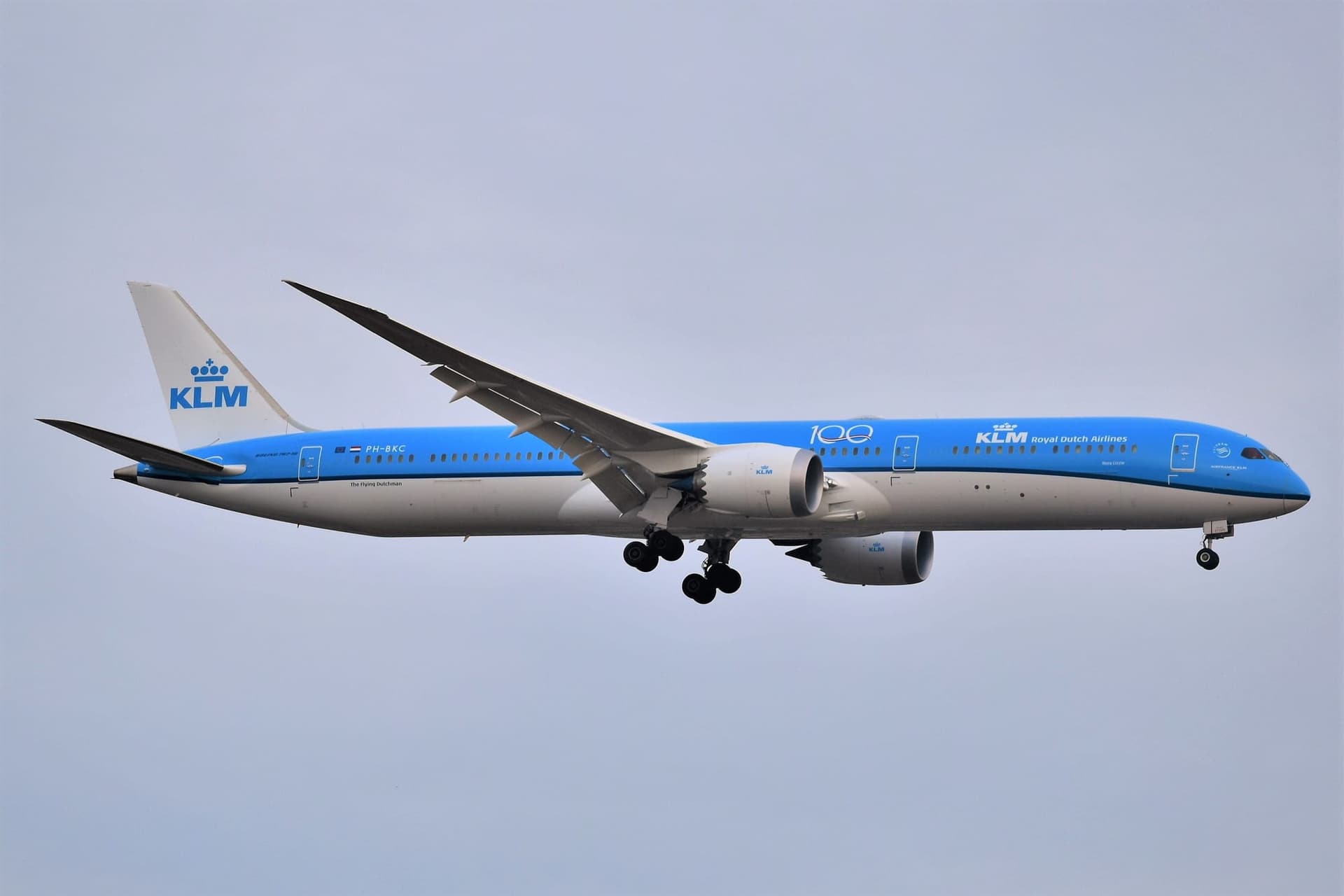 KLM Boeing 787-10 Dreamliner, the aircraft type that flies KLM's Mumbai route from Amsterdam